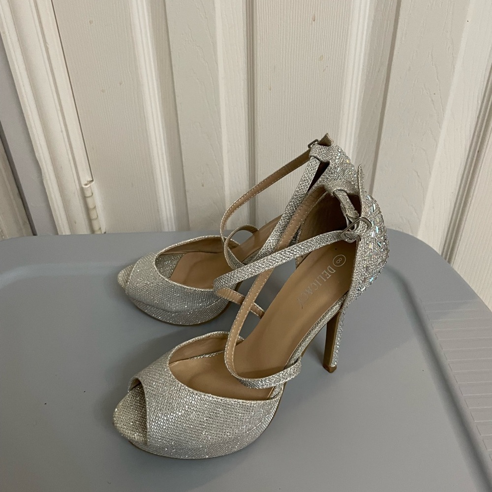 Delacacy Heels